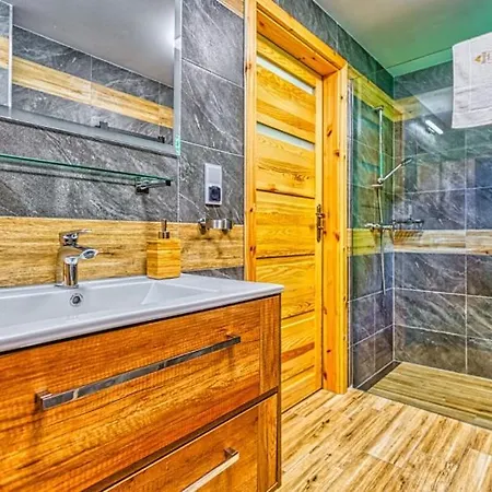 Otel Domek W Gorach Zdroj